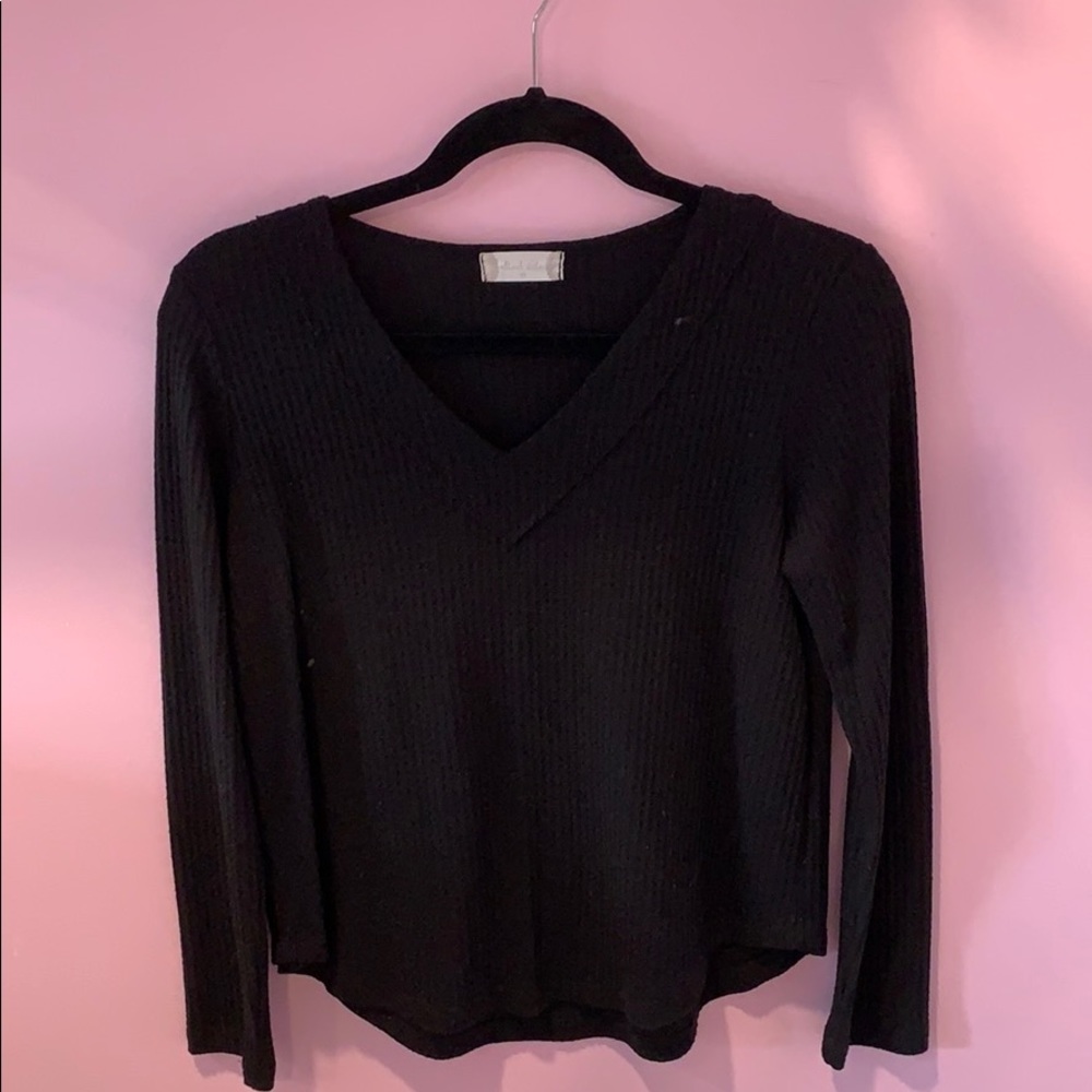 Super adorable black shirt